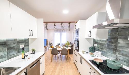 Logrono City Centre Apartment | Garden Gran Via Luxury Aire ac PARKING privado by Apartamentos Logrono