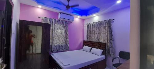 Kolkata House | Garden Guest House near Rene tower Ruby general hospital