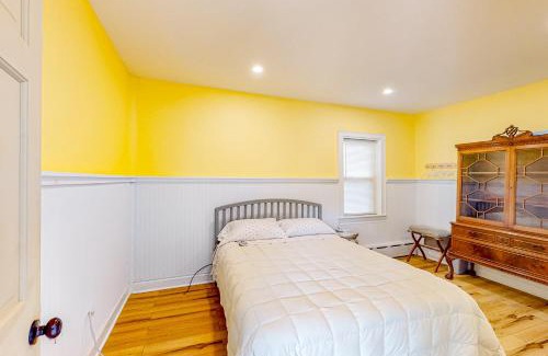 Wiscasset House | Garden Hideaway
