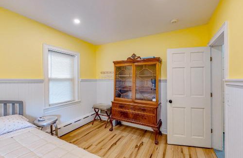 Wiscasset House | Garden Hideaway