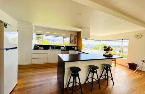 West Moonah House | Garden House 15 min to Hobart CBD