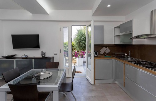 San Lazzaro House | Garden House is located in Agerola within walking distance of the famous Amalfi Coast