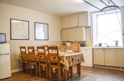 Lesbury Cottage | GARDEN HOUSE, pet friendly, with a garden in Alnmouth