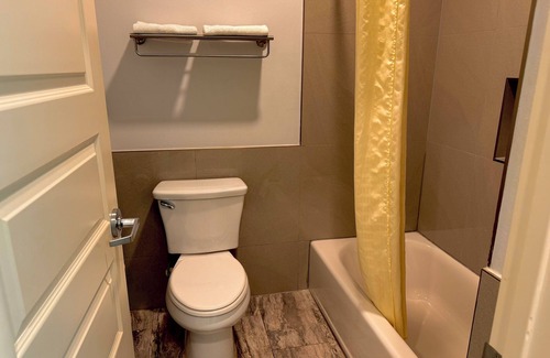 Humble Hotel | Garden Inn Express