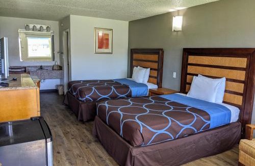Pine Forest Hotel | Garden Inn & Suites