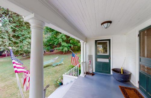 Charlotte House | Garden Island's Maple