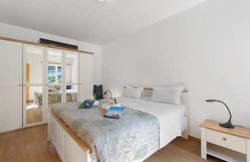 Vira Apartment | Garden on the lake 2 - Happy Rentals