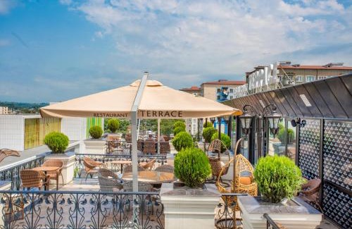 Zugdidi Hotel | Garden Palace