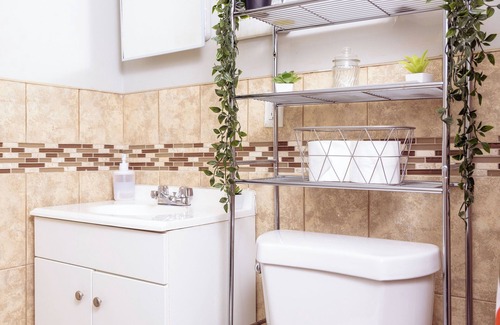 Weequahic House | Garden State getaway nThis 3 Bedroom apartment is a home away from home.