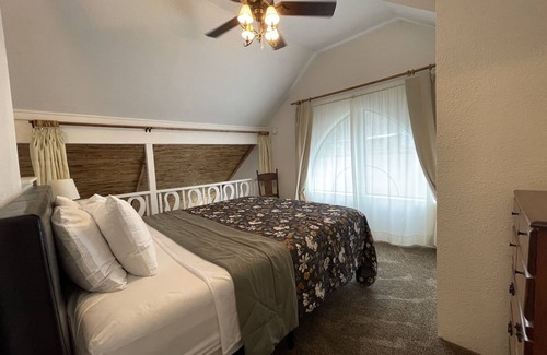 Ahwahnee Cabin | Garden Suite - Sierra Mountain Lodge