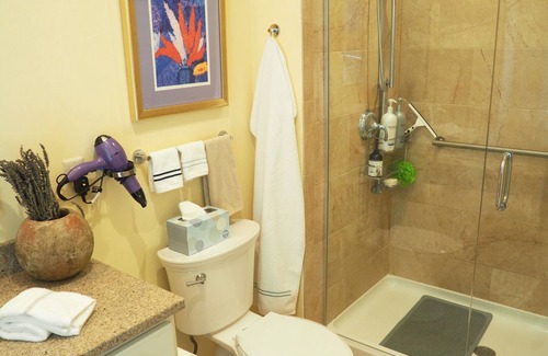 Fennville Bed & Breakfast | Garden Suite, The Exclusive Garden Suite