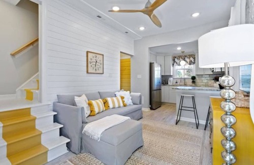 Downtown Apartment | Garden Townhouse Apt. w/balcony