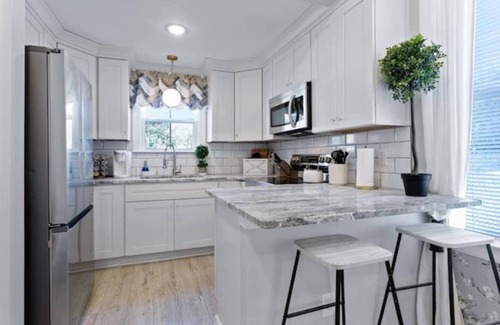 Downtown Apartment | Garden Townhouse Apt. w/balcony