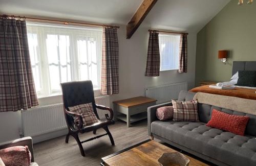 Broseley Apartment | Garden View