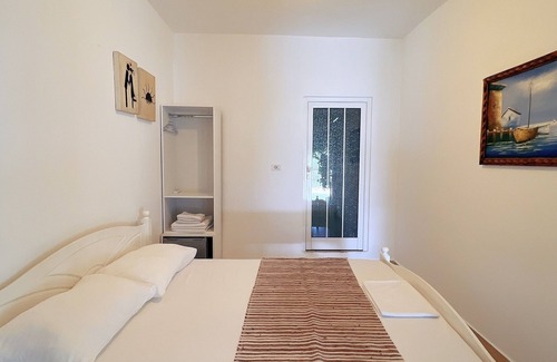 Lukove Bed & Breakfast | Garden Villa Naza