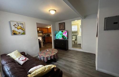 El Monte House | garden with Iron Gate, East Los Angeles 2b2b