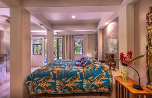 Haiku Resort | Gardenia Room on Tropical Lush Farm in Haiku, Maui with Private Soak Pool