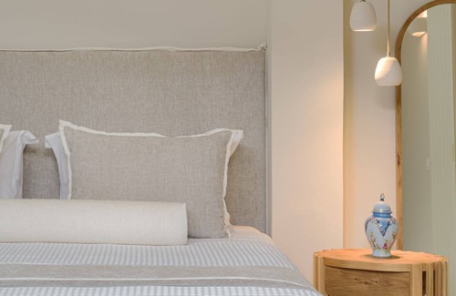 Andros Town House | Gardenia Suite by Casa Di Fiori Andros Suites