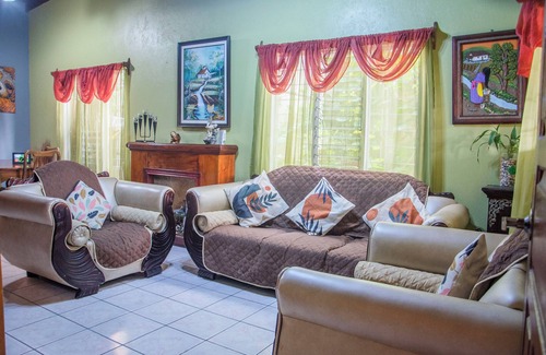 Villa Bonita Bed & Breakfast | Gardens House, Airport Juan Santamaría, Alajuela, San Jose