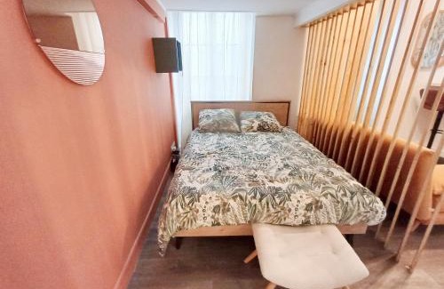 Montparnasse Apartment | Gare Montparnasse,gorgeous1 bedroom,close to Eiffel tour,center , stuning place