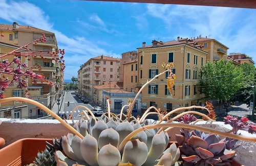 Sanremo Apartment | Garibaldino apartment 45sqm sea view, in the center of San Remo, bright terrace