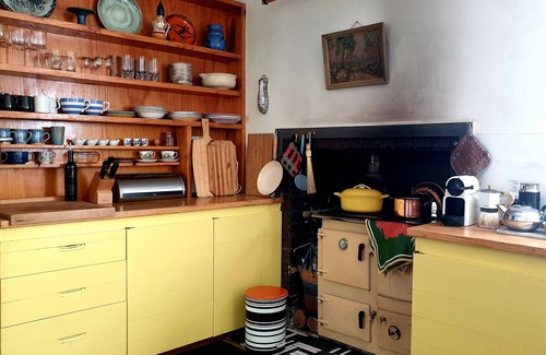 Stawell House | Gariwerd /Grampians Miners Cottage Stawell