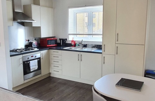 Dartford House | Garland Modern Apartment Dartford 1 With Parking