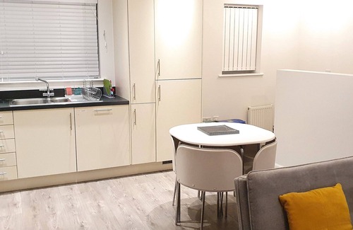 Dartford House | Garland Modern Apartment Dartford 1 With Parking