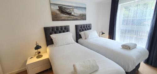 Shacklewell Apartment | Garland Modern Central City Apartment London