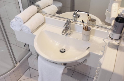 Wandsbek Hotel | Garner Hotel Hamburg Wandsbek Marktplatz by IHG