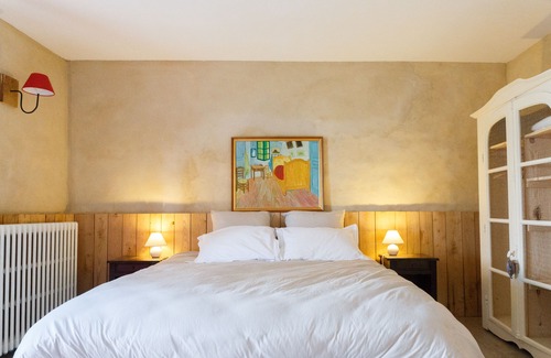 Clermont-Dessous House | Garonne B & B nestled in a small valley, recently renovated