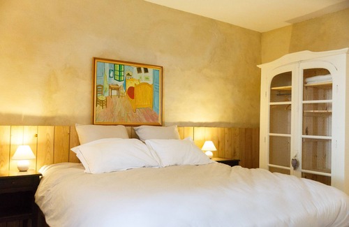 Clermont-Dessous House | Garonne B & B nestled in a small valley, recently renovated