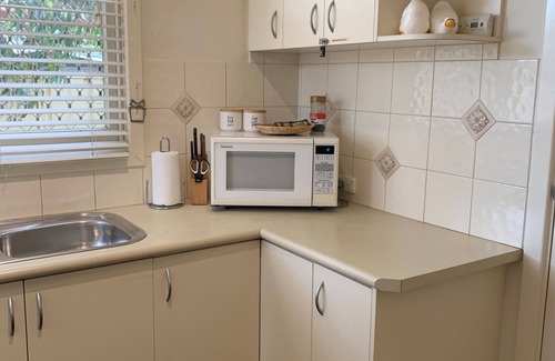 Coolbellup House | Garrys Cottage - home away from home