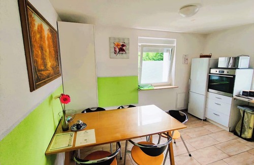 Laupheim Condo | Gartenblick - EG-Wohnung für bis zu 6 Personen