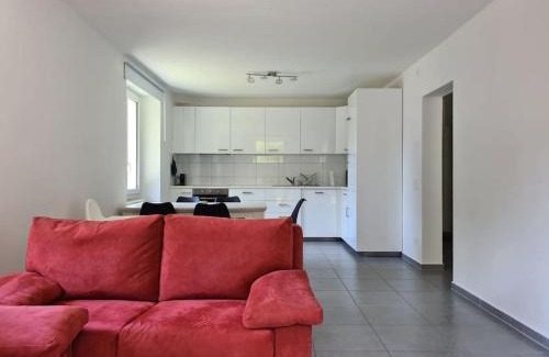 Vira Apartment | Gartenwohnung im Zentrum von Vira/Gamborogno