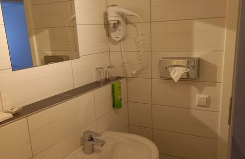 Calw House | Gasthaus Adler: Double Room with Private Bathroom and Garden View