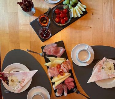 Dechendorf Hotel | Gasthof Mayd