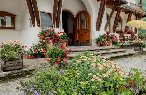Steeg House | Gasthof Schwarzer Adler in Hägerau-Steeg Naturpark Lechtal