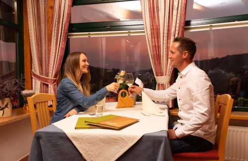 Krast Hotel | Gasthof zum Moosmann - Familie Pachernigg
