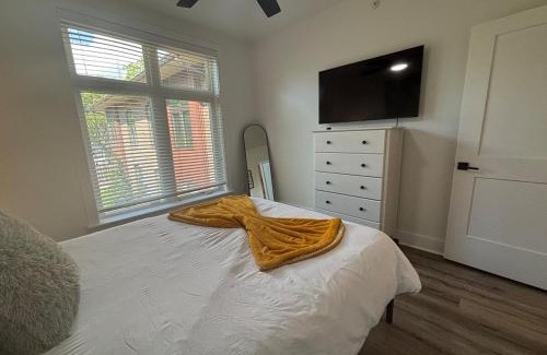 Dunean Apartment | Gated 2BR in Greenville wVibes