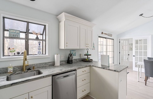 Mineral House | Gated 4 BR, With Lake Access, HotTub