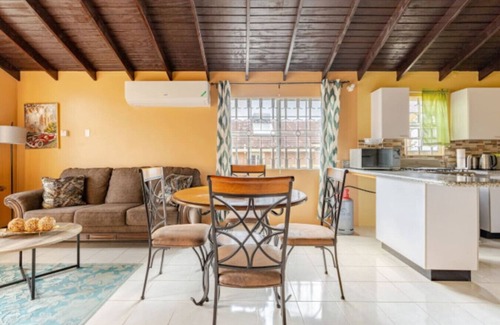 Rhyne Park Village House | Gated Charming deluxe 2 bed/home