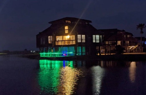 Elmaton Condo | Gated community with POOL on the beach