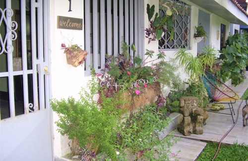Guapiles Apartment | Gated duplex for up to 12 people with pool, FO internet, hot water