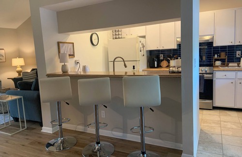 Vamo Condo | Gated Entry Sarasota Condo on the Bay with Seasonal 2 month MINIMUM rental