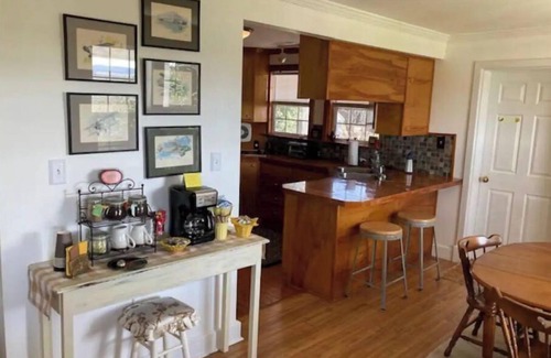 Pinetown House | Gatekeeper’s Cottage at Chinaberry Grove.