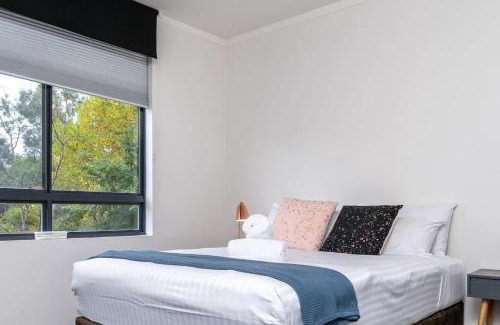 Kingston Apartment | Gateway Apt in Kingston Central - Hosted by Canstay