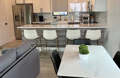 William's Town Cottage | Gateway for couples and families in beautiful tropic of cancer beach