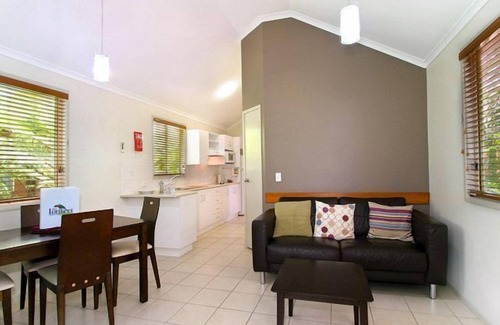 Arrawarra Other | Gateway Lifestyle Lorikeet