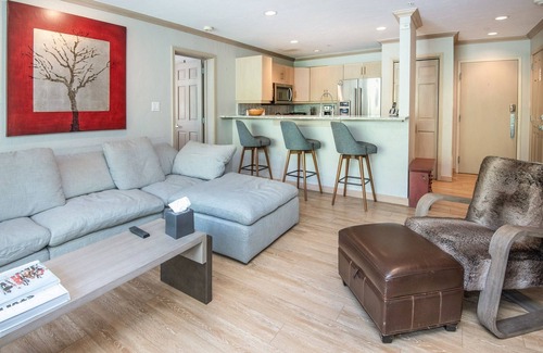 Vail Condo | Gateway Plaza R4 2 Bedroom Condo by RedAwning